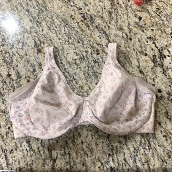 Bali size 38DD non padded underwire bra with side support panels. Under arms are - Picture 6 of 16